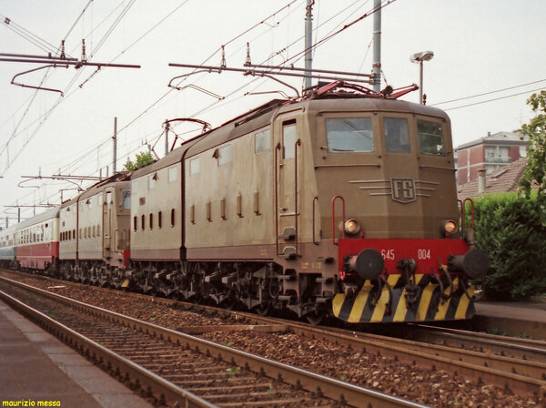 E645 004