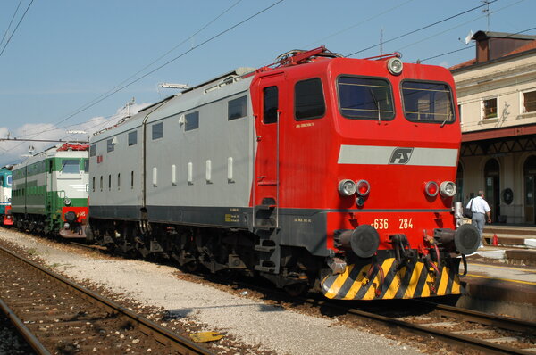 E636 284 a Luino nel 2003