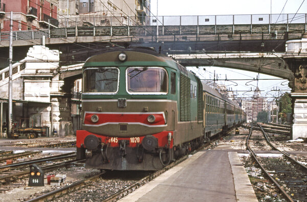 D445 1020 a Bari