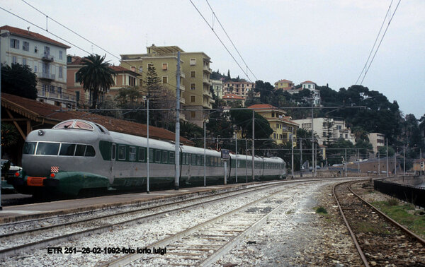 Treno d'agenzia