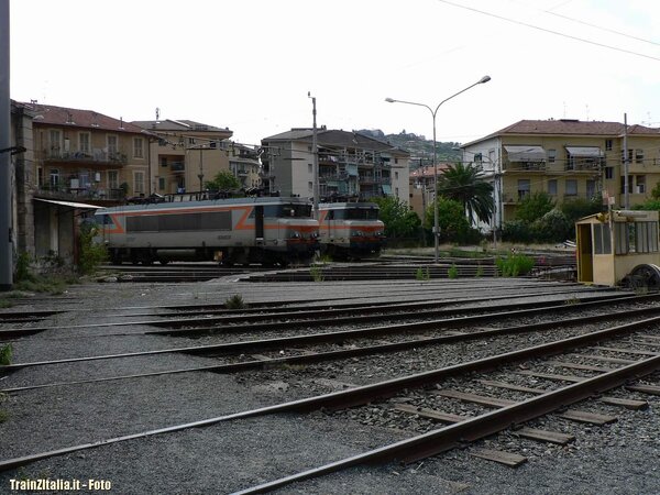 Rotonda locomotive SNCF a Ventimiglia