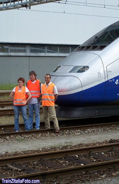 i tecnici del TGV in posa