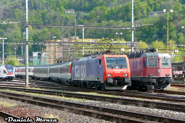 E474-003 in doppia trazione con la sorella 002