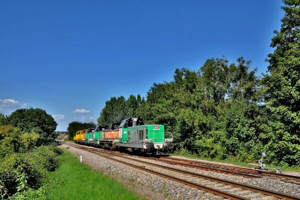 Treno di locomotive di rimando.