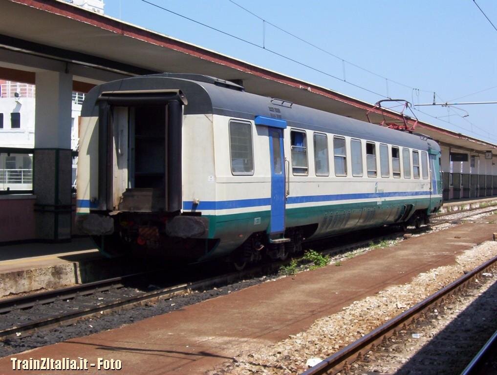 ALe841- Treno 12 - Isolata Villa San Giovanni 1