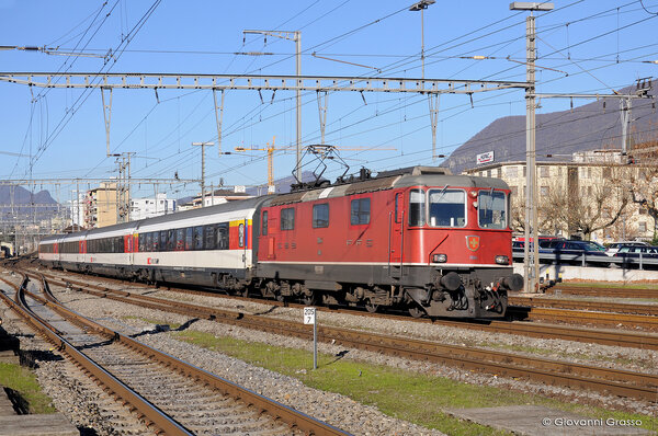 More information about "Re4/4 11144 SBB-CFF-FFS"