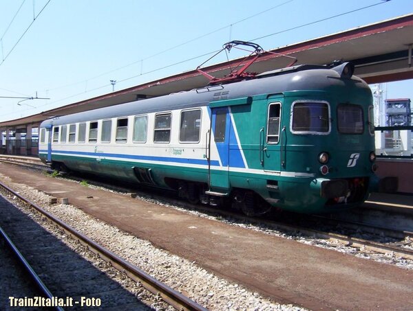 ALe841- Treno 12 - Isolata Villa San Giovanni 2