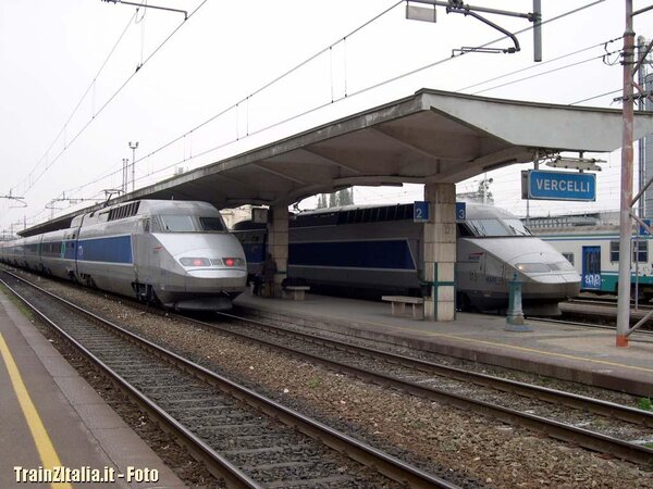 2 TGV a Vercelli