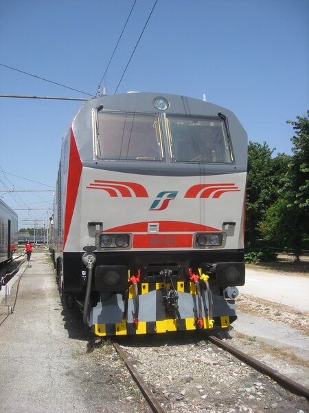 D449 001