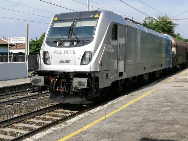 E494-557 livrea RAILPOOL