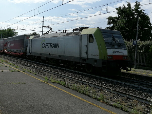 E483 304 Captrain by Akiem