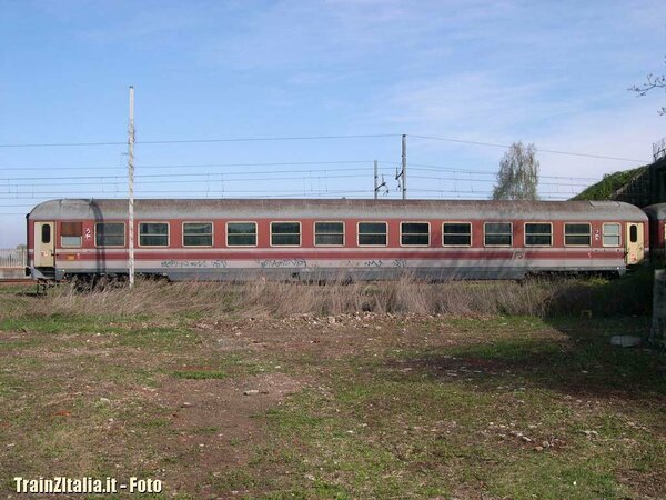 carrozza da rottamare