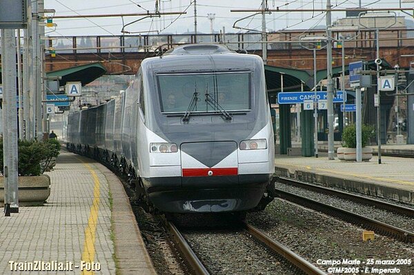 ETR460-26 appena pellicolato in livrea Trenitalia.com