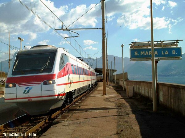 ETR 460-38 in transito a Santa Maria La Bruna