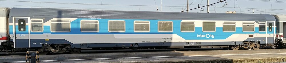 61-83-29-90-596-1-b-ex-z-prima-classe-1.jpg