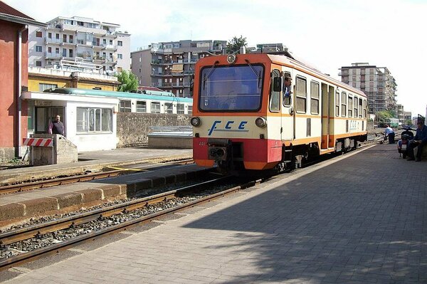 ADe 23 ferma a Catania Borgo