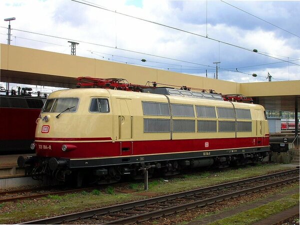 Br103 184-8