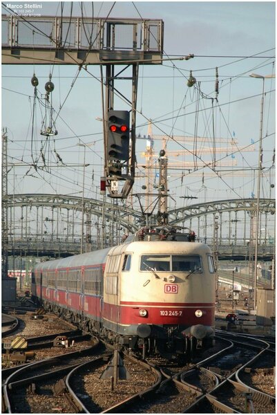 Br103 245-7