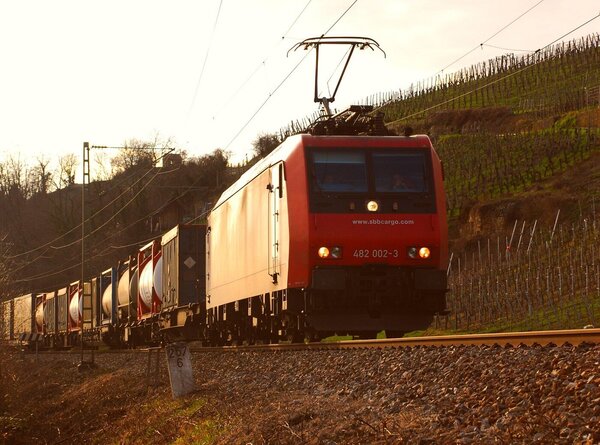Re482 002