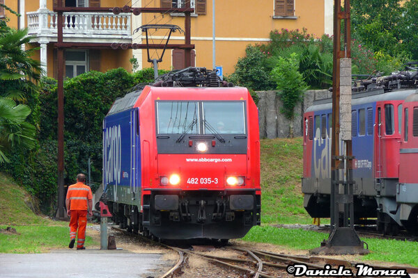 Re 482.035 in manovra