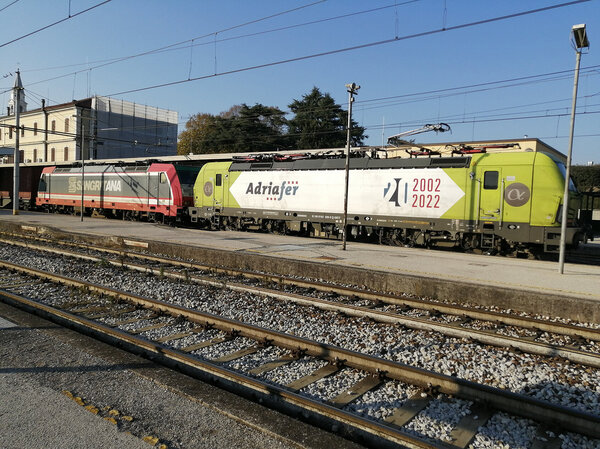 Vectron 193 589 Adriafer + Bombardier 483 031 Sangritana