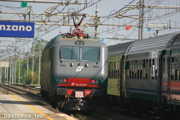 E405 011