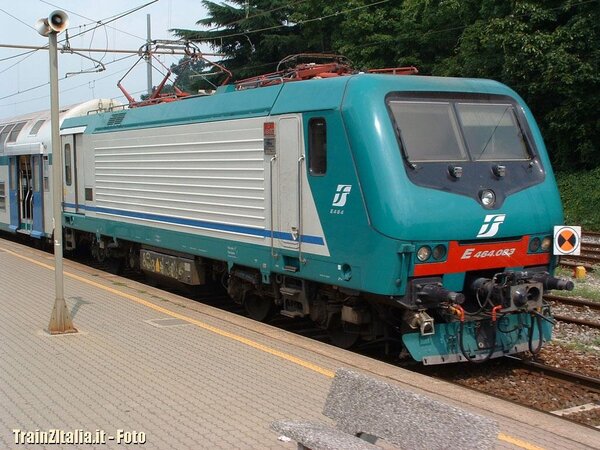 E464 083