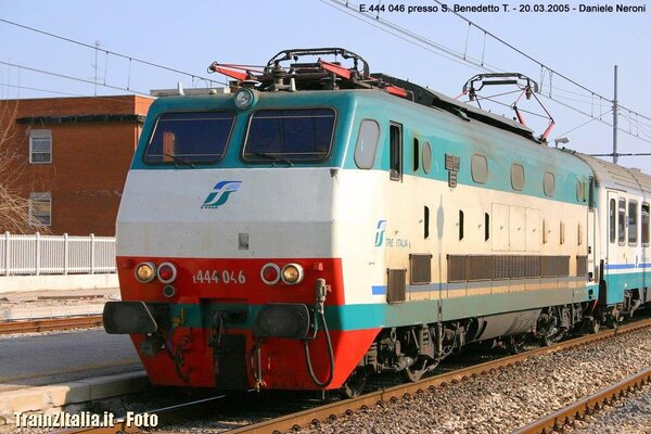 E444.046