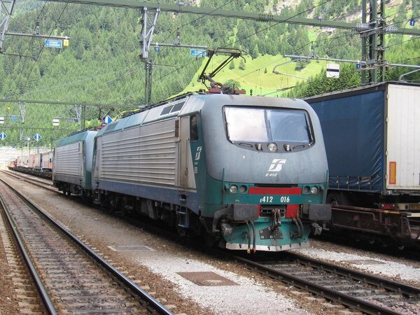 E412 016 + E412.....