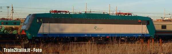 11E405_005_2.jpg