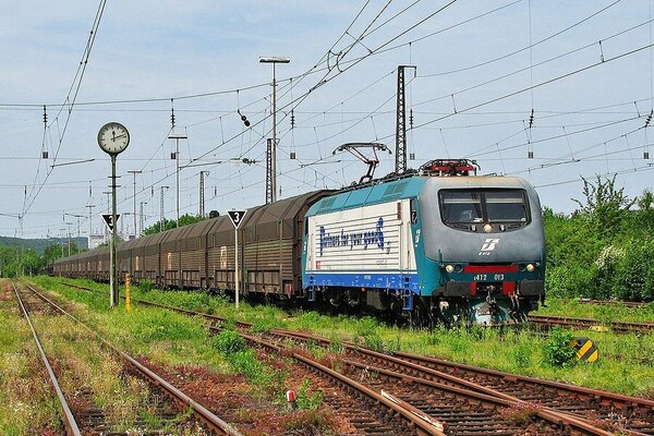 E412 013 for TX Logistik at Regensburg / Germany (06.09.2006)