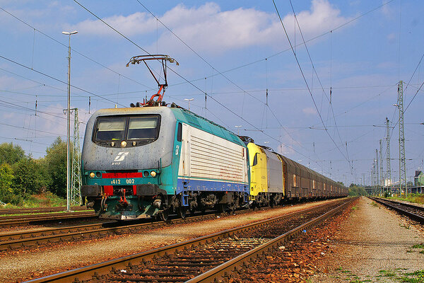 E412 002 for TX Logistik at Landshut / Germany (06.09.2006)