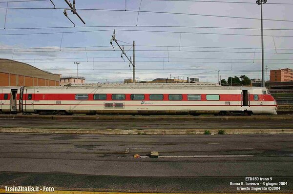 1051794_Etr450fianco.jpg