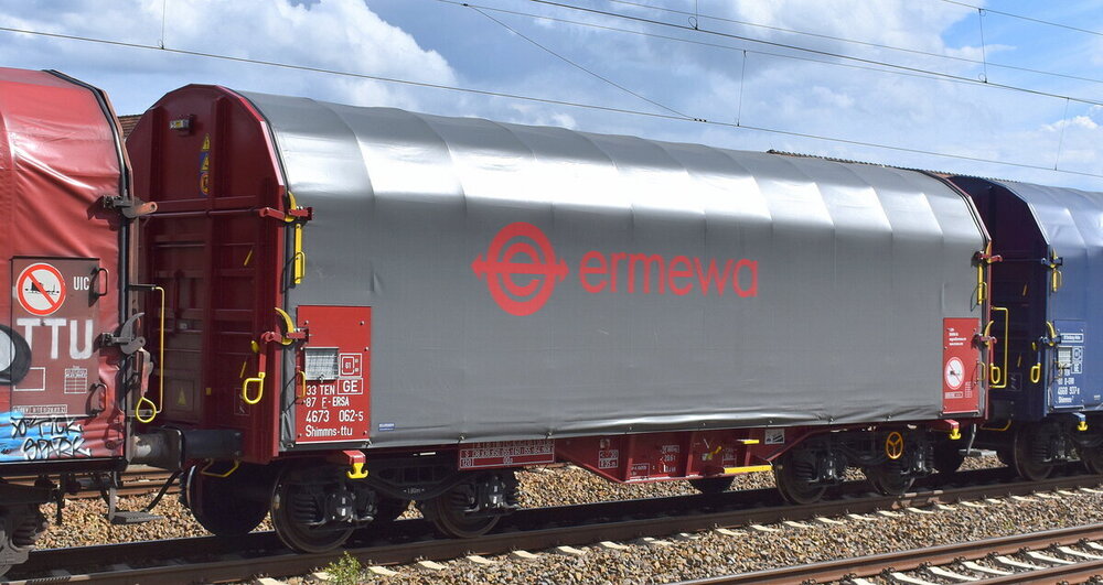 franzoesischer-drehgestell-flachwagen-mit-schiebeplane-fuer-1343733.jpg