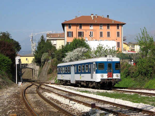 Aln668_124_Iseo_06042011.jpg