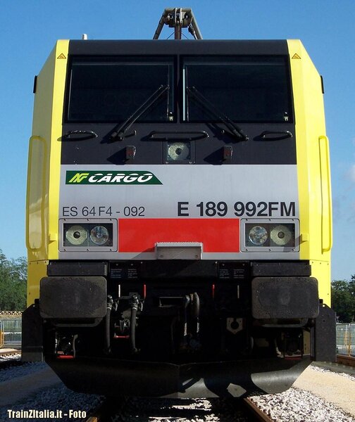 E189 992 FM frontale