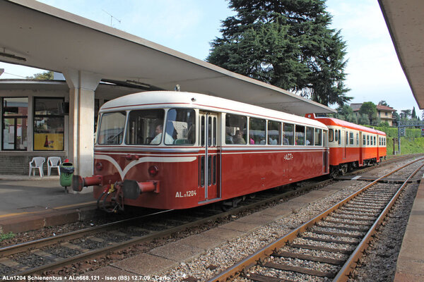 Schienenbus + ALn668-121